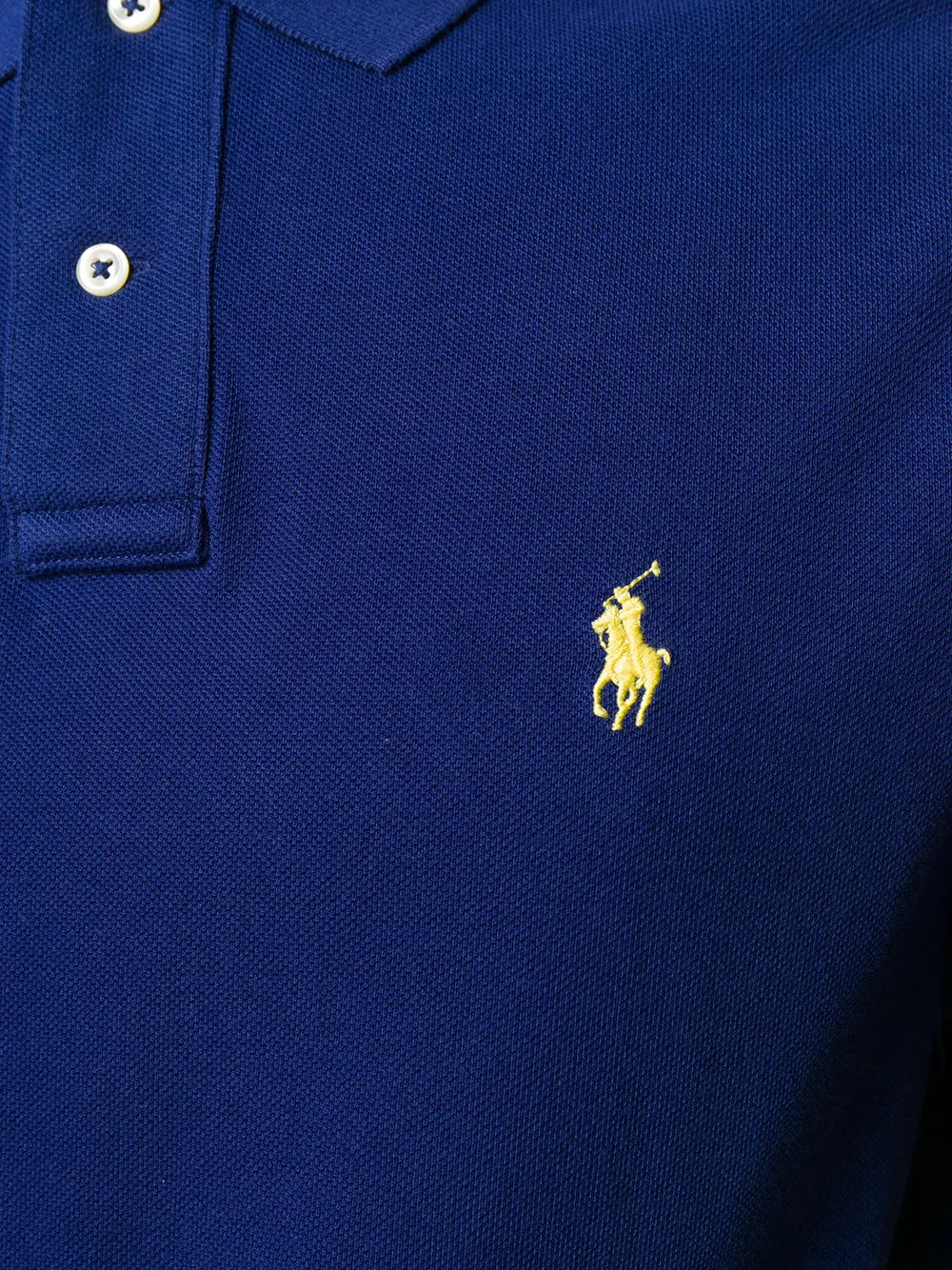 camisa polo com logotipo bordado