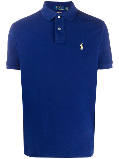 camisa polo com logotipo bordado