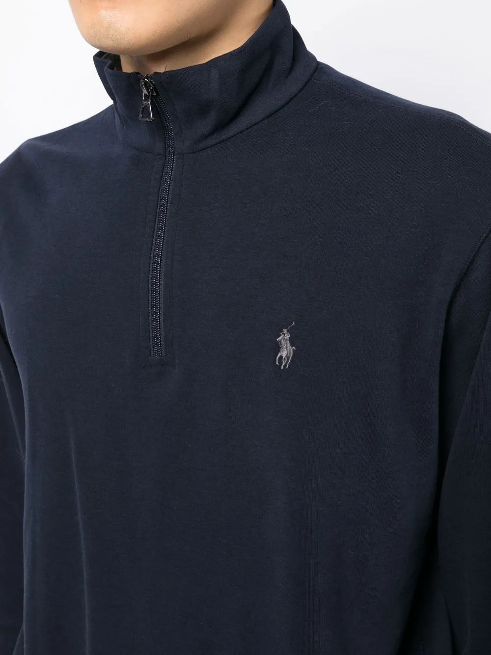 suéter de malha com zíper de um quarto