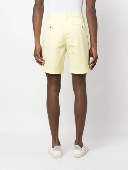 shorts chino com logotipo bordado