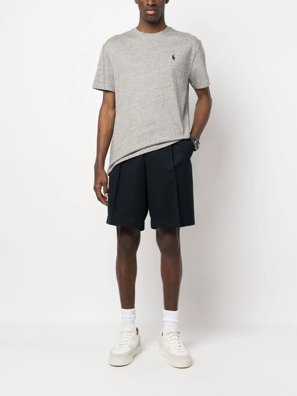 camiseta de algodão com bordado de logotipo