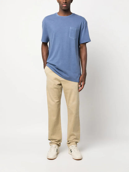 camiseta de algodão com bolso no peito