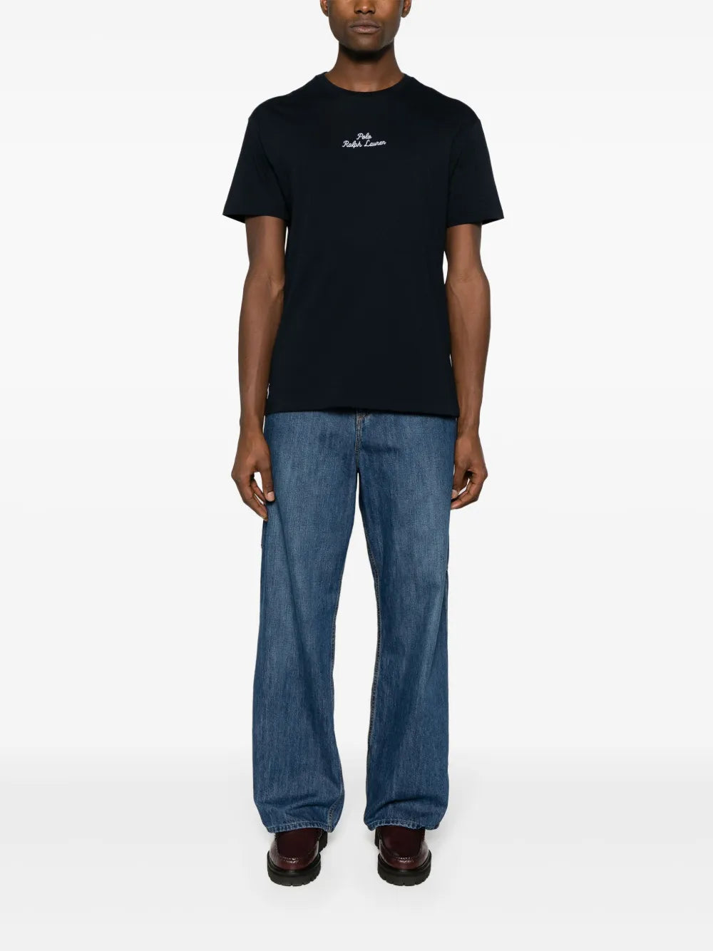 camiseta de algodão com logotipo bordado