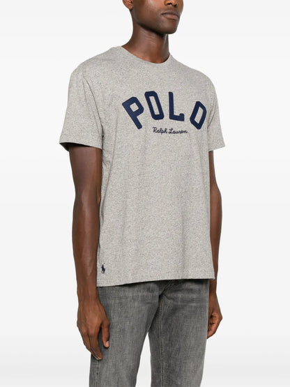 camiseta com aplique de logotipo