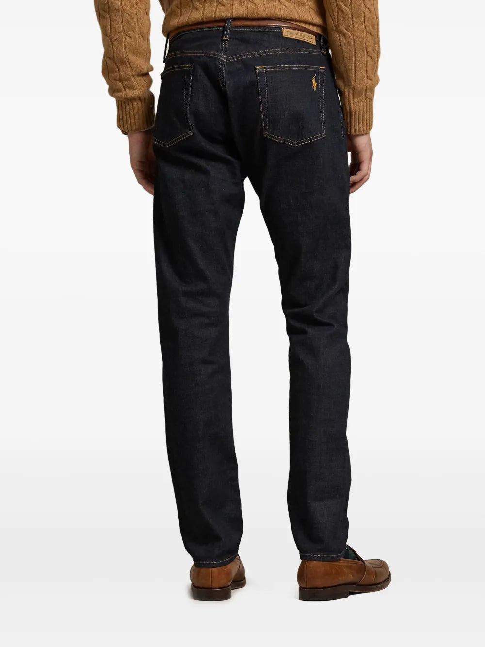 jeans com patch de logotipo