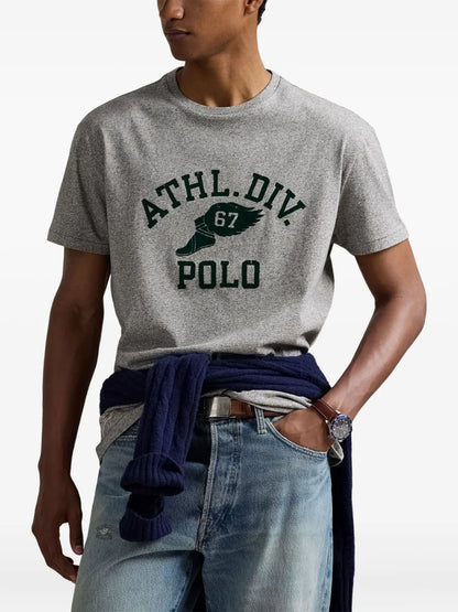 camiseta com logotipo